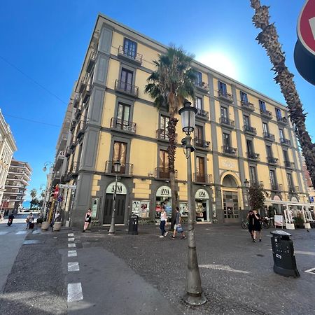 B&B Al Corso Salerno Bagian luar foto