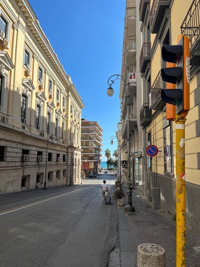 B&B Al Corso Salerno Bagian luar foto