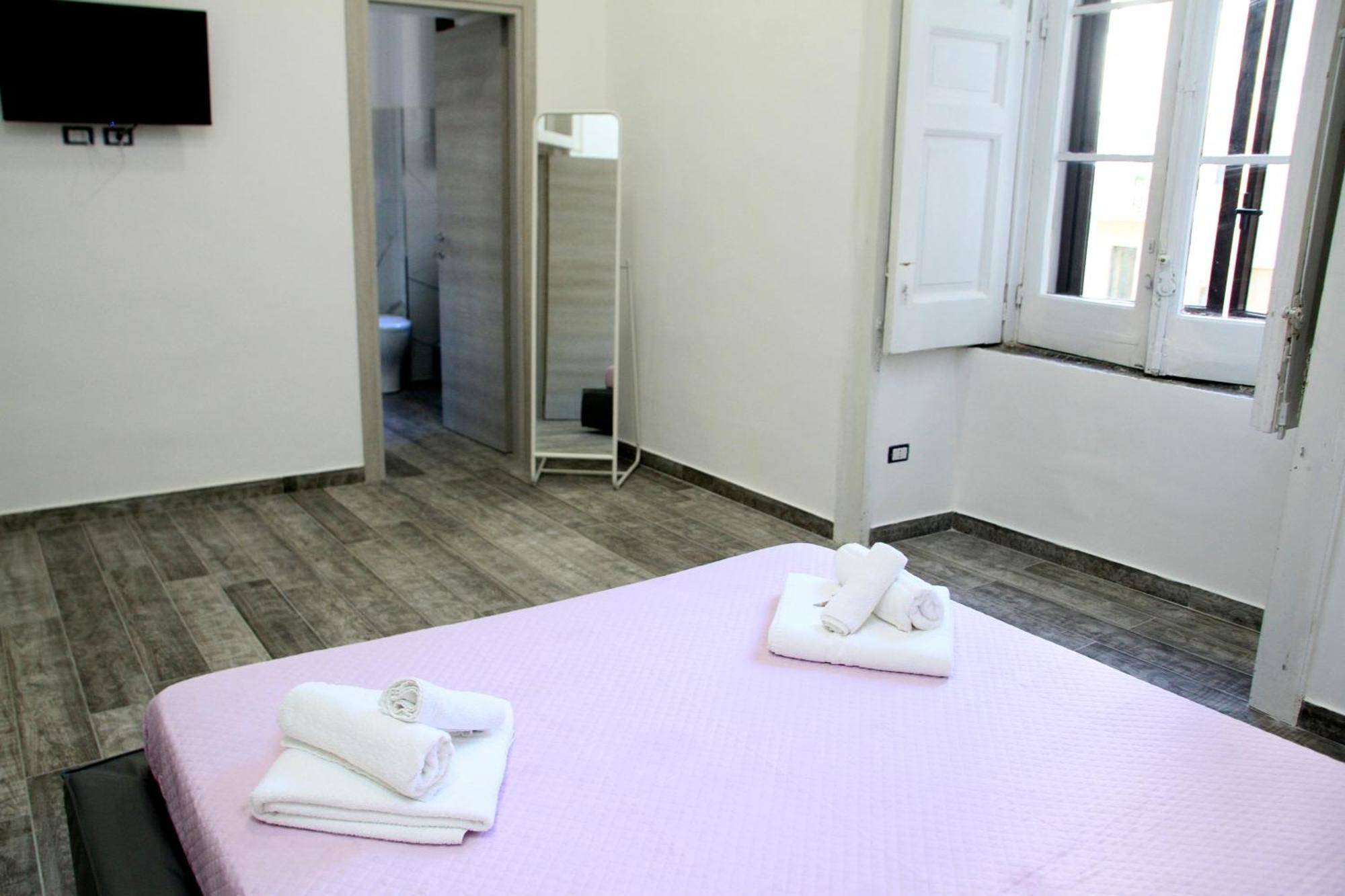 B&B Al Corso Salerno Bagian luar foto
